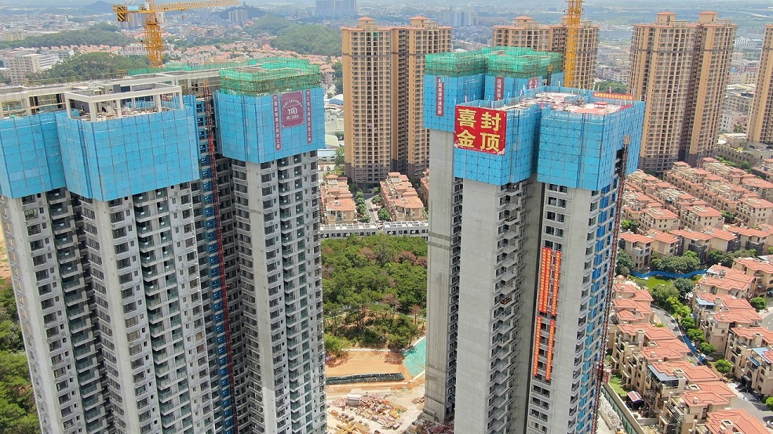 祝贺悦璟台项目2号楼喜封金顶！！